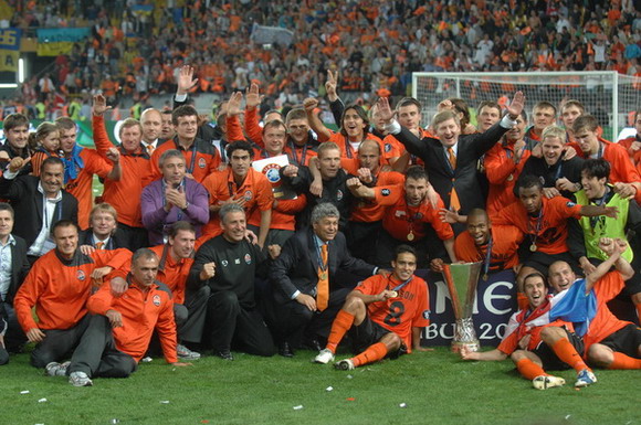Команда-чемпион Кубка УЕФА
